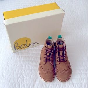 Mint Condition Mini Boden Suede Lace-Up Boots
